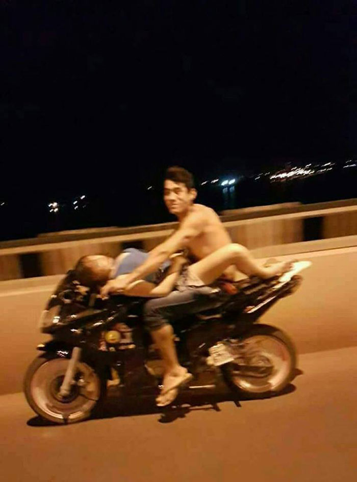 This Couple Was Caught Having Sex On A Running Motorcycle On A Busy Highway Wtf