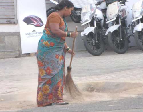 7th-women-sweeping