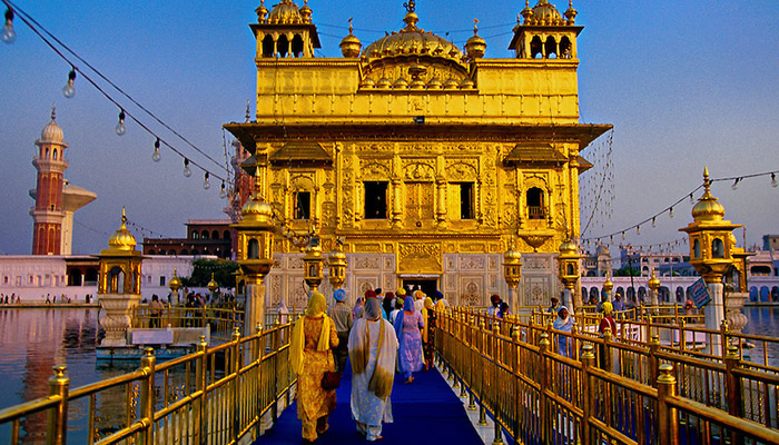 golden-temple-in-india-(1)