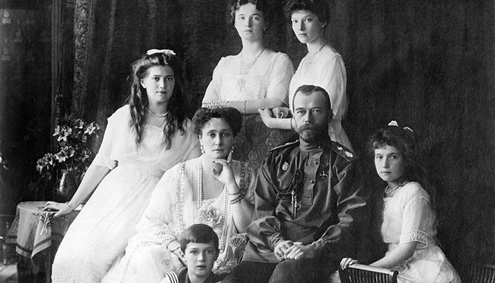 Family_Nicholas_II_of_Russia_ca