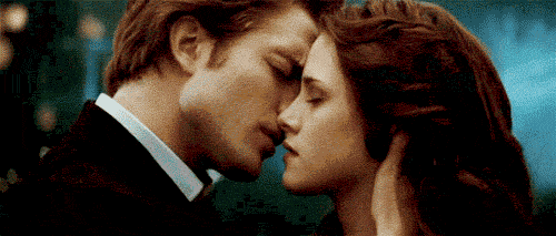 Featured image of post Awkward Kisses Kiss Gif Funny