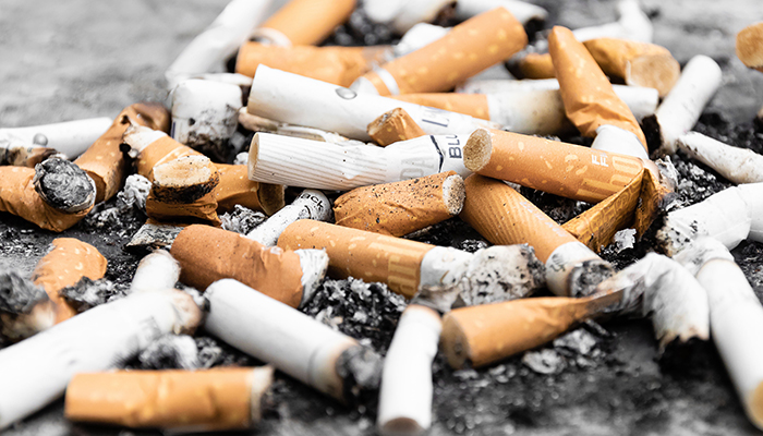 Bottle of wine equivalent to smoking 10 cigarettes Bottle of wine equivalent to smoking 10 cigarettes