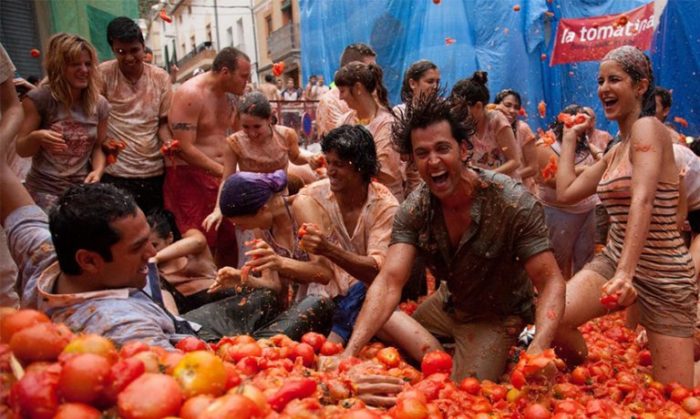 People In Ahmedabad Celebrate Holi With Tomatoes 'La Tomatina' Style