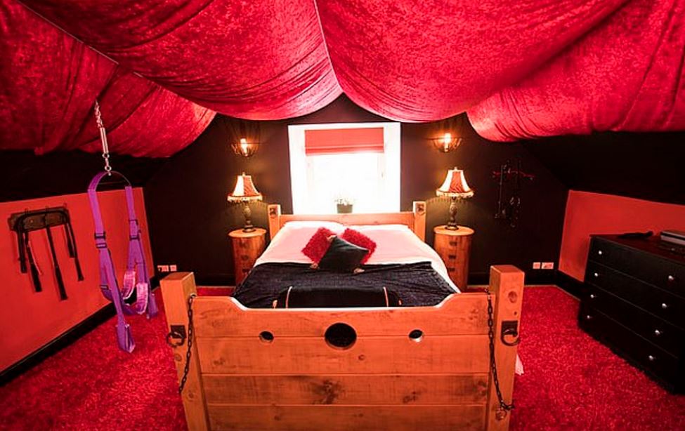 Mansion Inspired By 50 Shades Of Grey Red Room Goes On Sale