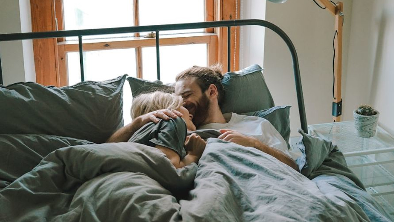 Girlfriend Catches Cheating BF After Fitbit Showed Spikes In 'Physical Activity' At 4 am